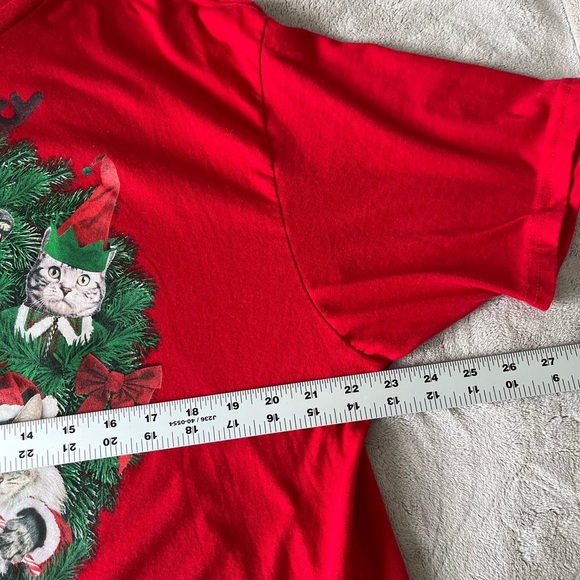 Holiday Time Meowy Christmas Cats and Ribbons Wreath T Shirt Medium (38-40) - Picture 12 of 13